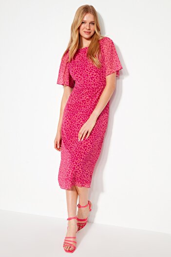 Trendyol Collection Rochie midi din șifon, cu model animal fucsia, în formă de A, cu mâneci înger, căptușită, țesută, TWOSS23EL01372