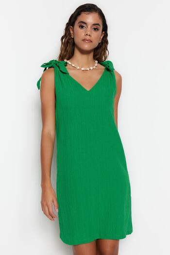 Trendyol Collection Plážové oblečení Zelené mini tkané šaty se zavazováním TBESS23EL00108