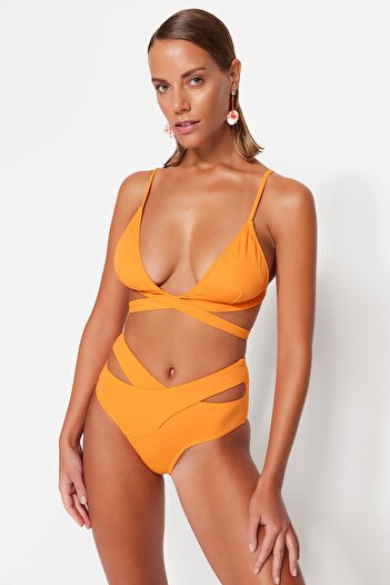 Trendyol Collection Orange Cut Out/Window High Waist Normal Leg Bikini Bottom TBESS20BA0184