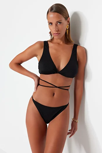 Trendyol Collection Black Triangle Tied High Leg Bikini Set TBESS23BT00072