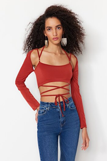Trendyol Collection Pletená potrubní halenka Tile Crop TPRAW23BZ00028