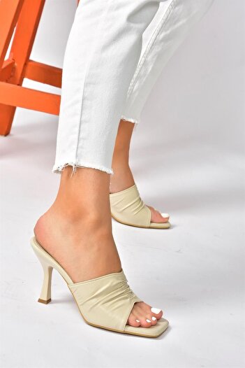 Fox Shoes Beige Thin Heeled Women's Slippers P590233809