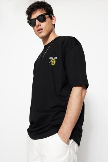 Trendyol Collection Bavlněné tričko černé barvy s mystickým potiskem – TMNSS23TS00165