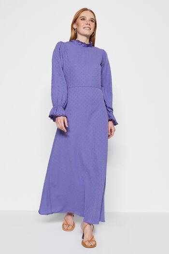 Trendyol Modest Ανοιχτό μωβ σταντ με γιακά κέντημα με λεπτομερή υφή φόρεμα TCTSS23EB00268