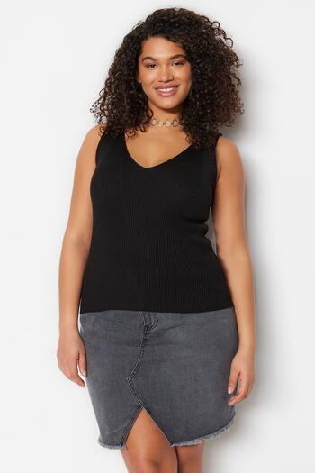 Trendyol Curve Black Body-hugging Strappy Thin Knitted Blouse TBBSS23AF00047