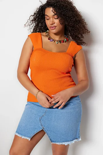 Trendyol Curve Orange Sweetheart Neckline Body-hugging Thin Knitted Blouse TBBSS23AF00021