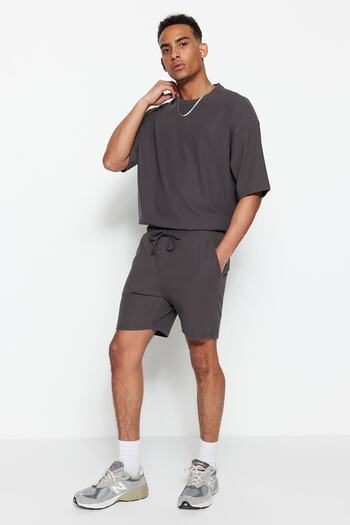 Trendyol Collection Osmanské šortky střední délky s uzenou texturou, nemačkavé – Regular Fit, šněrování TMNSS23SR00039