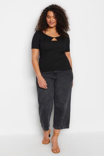 Trendyol Curve Black Body-hugging Thin Knitwear Blouse with Cut Out Detail TBBSS23AF00022