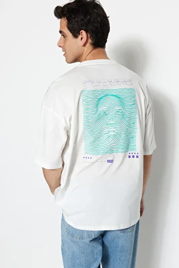 Trendyol Collection Ecru Oversize potištěné nadýchané tričko – 100 %, TMNSS23TS00171