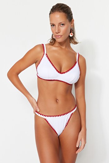 Trendyol Collection White Stripe Detailed Bikini Bottom TBESS21BA0373
