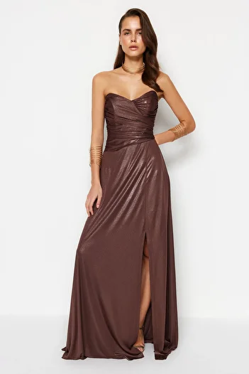 Trendyol Collection Μπρονζέ μακρύ βραδινό φόρεμα σε A-cut με αστραφτερή λεπτομέρεια κορσέ - TPRSS23AE00119