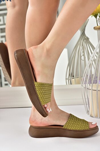 Fox Shoes Πράσινες γνήσιο δέρμα με χοντρή ζώνη πλεκτό μοντέλο καθημερινές γυναικείες παντόφλες M291850003