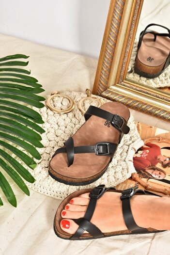 Fox Shoes Dámské černé žabky K777613409