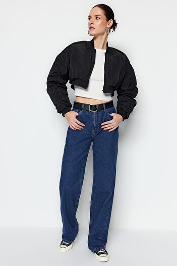 Trendyol Collection Czarny oversize'owy płaszcz bomber Supercrop TWOSS23MO00042