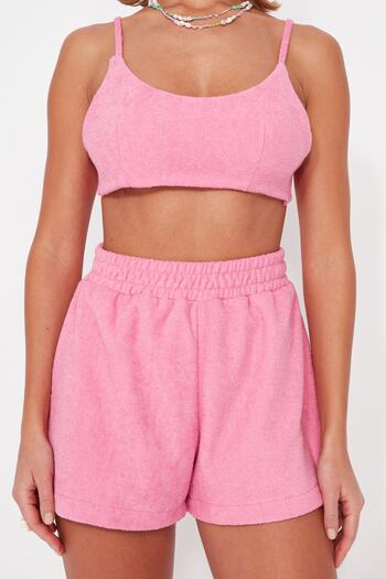 Trendyol Collection Rosa gestricktes Strand-Set – Handtuch, Bluse und Shorts TBESS23AU00163
