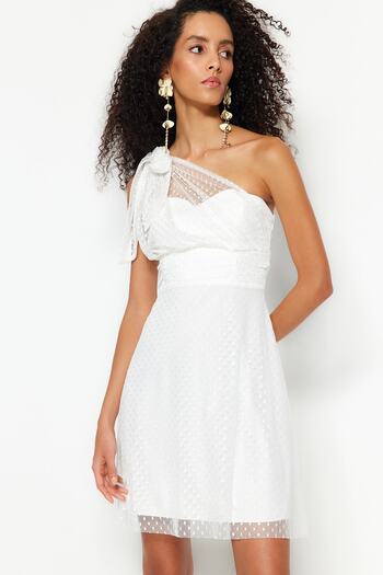 Trendyol Collection Λευκό κοντό βραδινό φόρεμα από τούλι A-Cut - Φόδρα, κοντό νυφικό/νυφικό TPRSS23EL00386