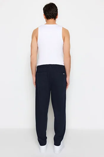 Trendyol Collection Темно-сині брюки з габардину з еластичною талією TMNSS23PL00033