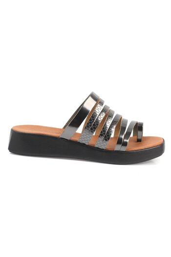 Capone Outfitters Capone Finger Detailed Multi-Striped Platinum Women's Leather Slippers