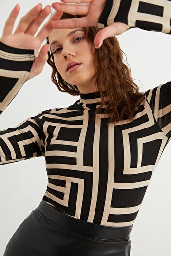 Bipantolon Women's Beige Black Labyrinth Patterned Finger Detailed Body