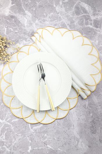 WEARE2 Gold Colored Modern Embroidered Round 4-Piece Placemat