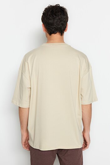Trendyol Collection Υπερμεγέθη ποδηλατικό μπλουζάκι - κοντό μανίκι Dinosaur Embroidered TMNSS23TS00243