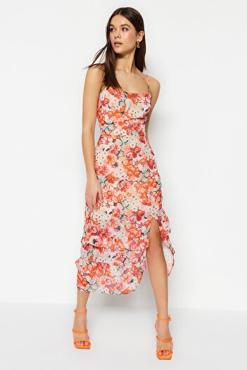 Trendyol Collection Többszínű virágmintás A-vonalú fodros részlet Midi bélelt sifon szőtt ruha TWOSS23EL01872