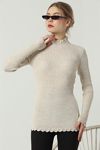 VEGENZE Women's Beige Sleeve and Collar Lace Ruffle Detail Half Fisherman Knitwear Sweater