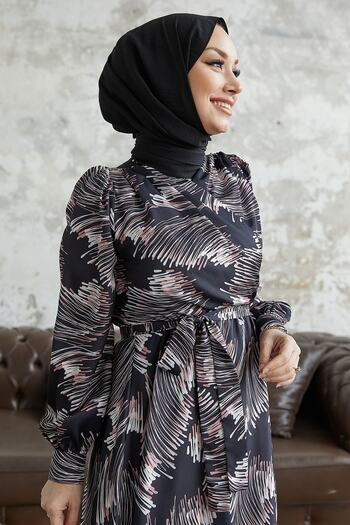 InStyle Nori Desenli Kuşaklı Saten Elbise - Siyah