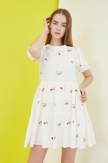 Trendyol Collection Ecru Floral Embroidery Shift/Straight Cut Mini Lined Woven Dress TWOSS21EL0938