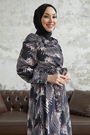 InStyle Nori Patterned Belted Satin Dress - Black