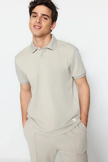 Trendyol Collection Tričko Label Appliqued POlo Collar STone Color - Regular CuT TMNSS23po00016