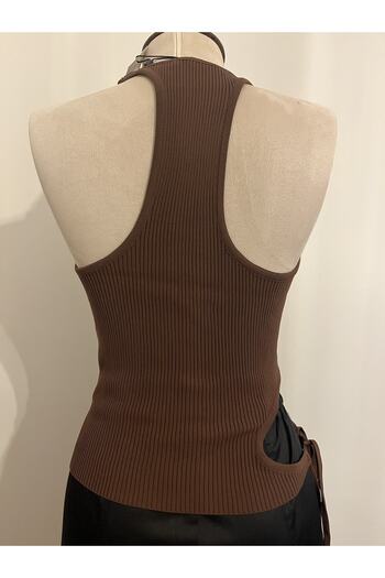 Dilvin Crew Neck Undershirt with Lace on the Right Side