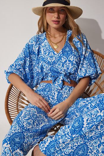 Happiness İstanbul Blaue gemusterte Bluse und weite Hose für Damen MC00161