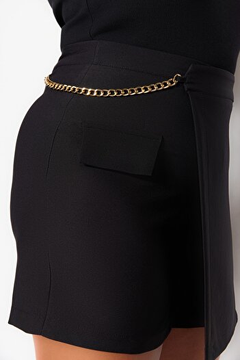 Trendyol Curve Černá sukně Finike Shorts High Waist & Bermudy TBBSS23AP00012