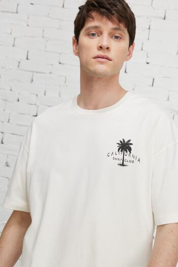 AC&Co / Altınyıldız Classics Men's Ecru Oversize Loose Cut Crew Neck 100% Cotton Printed T-Shirt