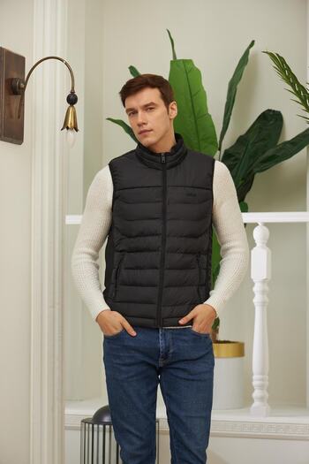 Danger Men's Printed Puffer Vest Black