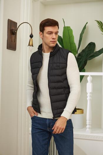 Danger Men's Printed Puffer Vest Black