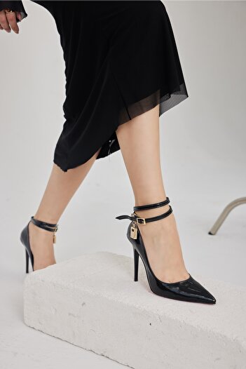 AYAKKABI PRENSİ Black Patent Leather Women's Stiletto, Heeled Shoes with Buckle Detail
