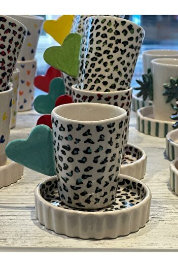 MeGgDecor Kalp Kulplu Leopar Fincan
