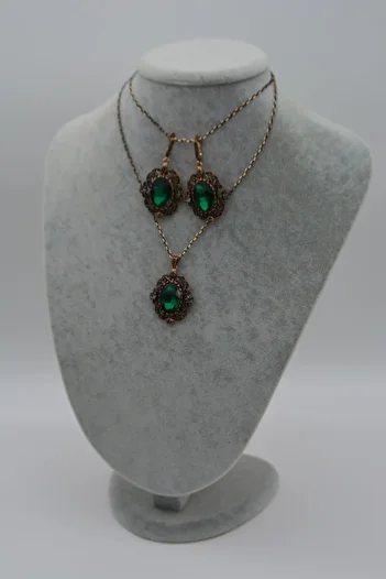 Stoneage Emerald And Zircon Stone Necklace And Earring Set Set Green