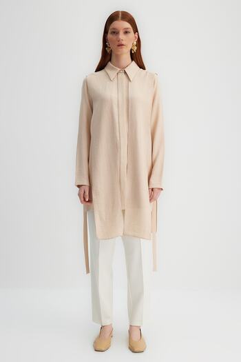 Trendyol Modest X Kevser Sarıoglu Beige Belted Aller Λεπτομερές υφαντό πουκάμισο TCLSS23TG00006