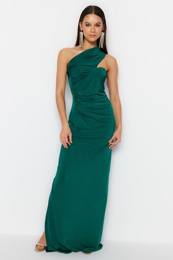 Trendyol Collection Smaragdově zelené dlouhé večerní šaty na jedno rameno TPRSS23AE00257
