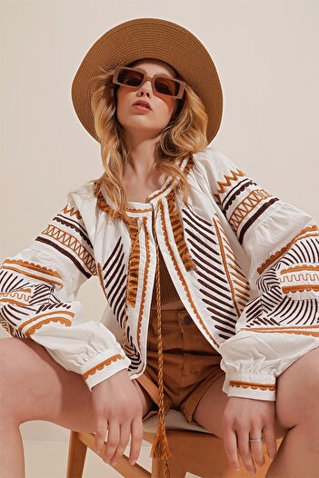 Trend Alaçatı Stili Women's Ecru Embroidered Balloon Sleeve Premium Linen Jacket ALC-X10082
