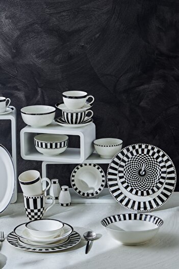 Karaca Checkered Line Porcelain Pit Plate 22 cm