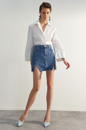 Trendyol Collection Ediție limitată - Fusta mini albastră, simplă și denim TWOSS23ET00347