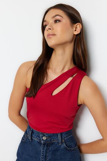 Trendyol Collection Cherry Rotten Asymmetric Collar Cut Out Detailed Stretch Snap Knitted Body TWOSS23BD00014