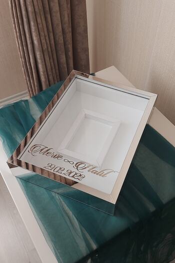 Verda Çerçeve 30x40 Cm Cadru de memorie cutie cu trandafiri cu zonă foto acoperită cu plexiglas argintiu! Cadru oglindă!