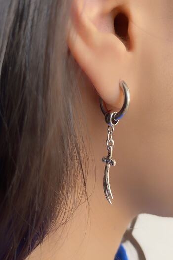 axexuar 316l Ring Steel Earrings Sulfikar Sword Model Hollowed Earssilver Gray Women Men Earrings