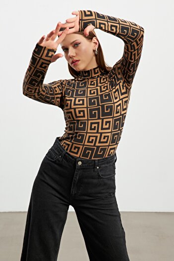 Bipantolon Women's Camel Square Labyrinth Finger Detailed Body