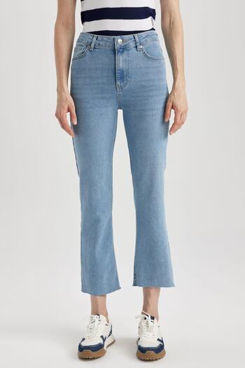DeFacto Crop Flare Fit Crop Fit Jean Crop Fit nadrág